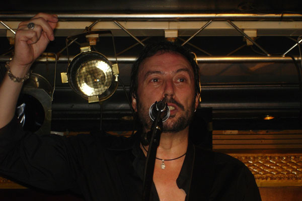 4449594533_02b9eca459_b1